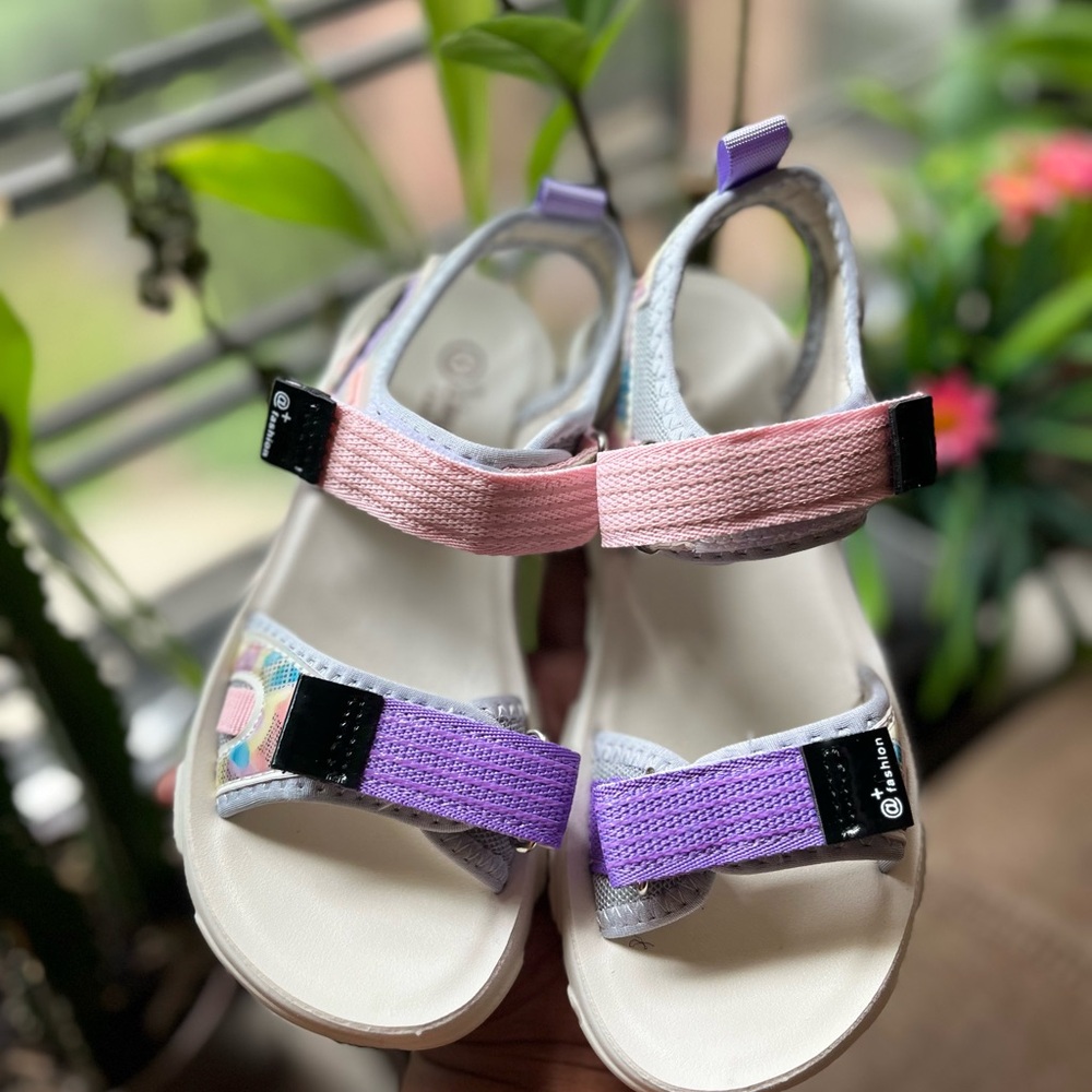 Sandals - Picture 2 of 2
